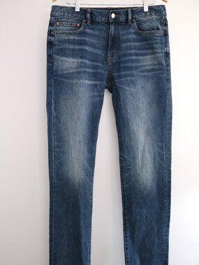 Outerknown Fair Trade Organic Cotton Jeans, Solar-Powered Factory (33 x 34)